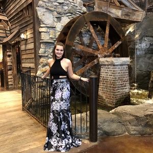 Blondie nights prom/homecoming black/grey floweral